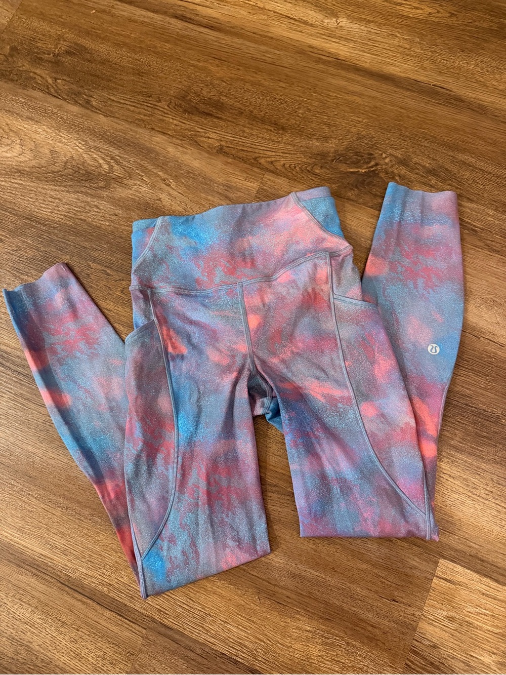 Lululemon Fast and Free Leggings, Size 2, Worn once! Retro Pattern 🩷🩵💜